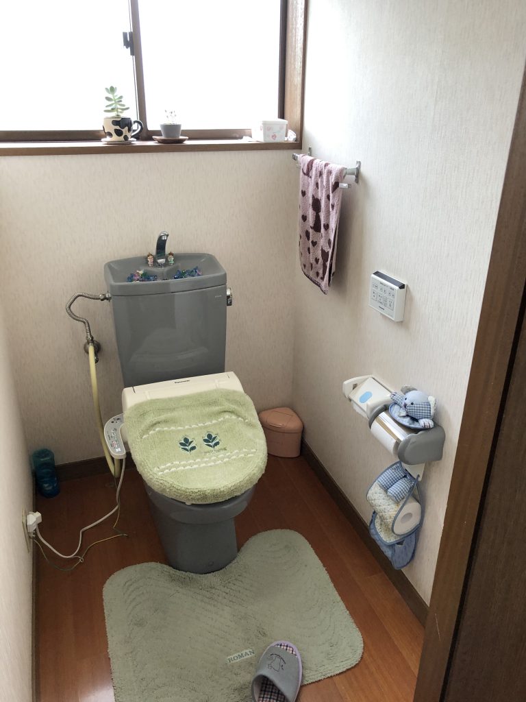 TOTO商品を使用したトイレ取替工事【10088】