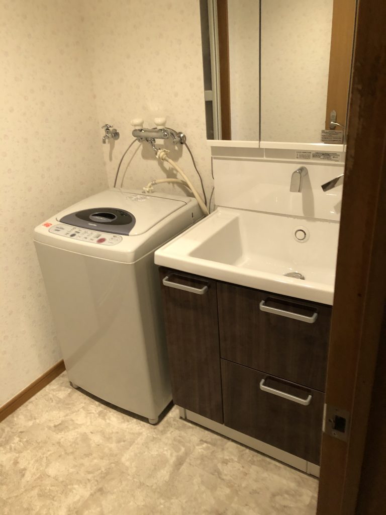 トイレ全体リフォーム(交換・内装)、洗面台交換【10104】