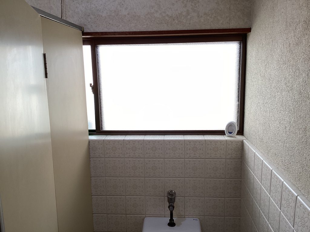 2つのトイレを1つへ トイレ改修工事【10183】