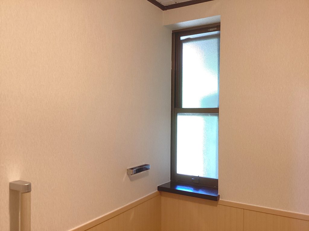 広々トイレ空間へのリフォームと内窓設置【10192】